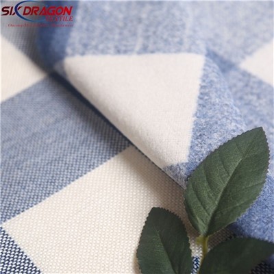 Fil tenyit i tela de lli per a la camisa